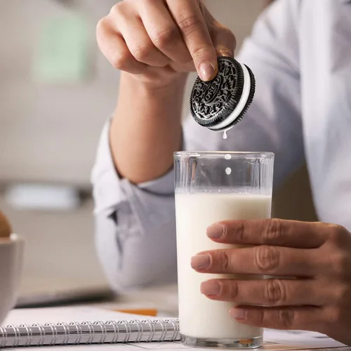 Miniatura 6 de Galletas de doble relleno OREO Chocolate, Tamaño Familiar, Paquetes de 3