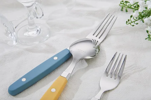 Miniatura 4 de Set de cubiertos Annova, juego retro/remachado de vajilla de acero inoxidable colorida para mesa y cocina, incluye cuchillos de cena, tenedores