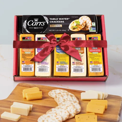 Miniatura 2 de Wisconsin Cheese Company - Caja de regalo de queso especial de Wisconsin y galletas - 100% queso gouda de Wisconsin, queso cheddar ahumado, salami