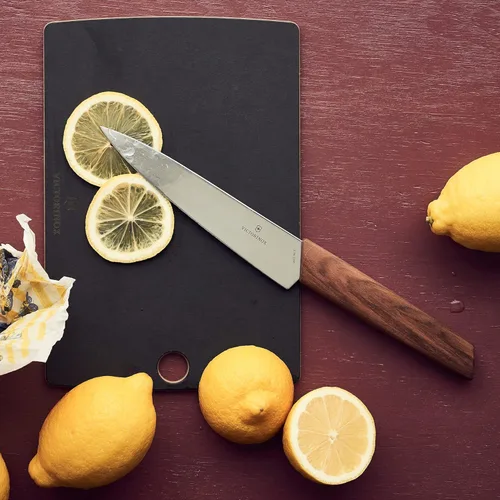 Miniatura 5 de Cuchillo de chef moderno suizo Victorinox - Cuchillo de cocina para cortar carne, fruta y verduras - Accesorios de cocina premium - Mango de madera