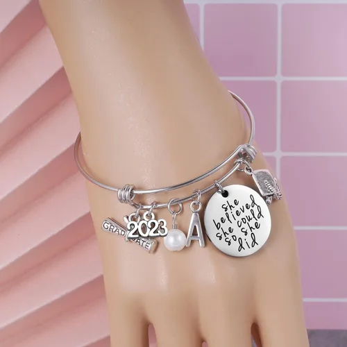 Miniatura 5 de Ukodnus Regalo de graduación de clase 2023, pulsera de graduación para adultos mayores 2023, regalos de graduación inspiradores para ella, 26