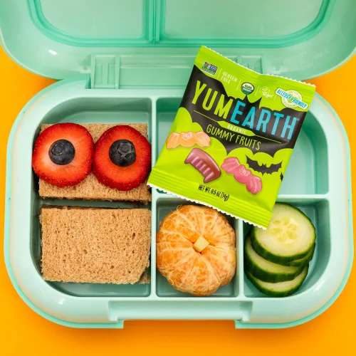 Miniatura 5 de YumEarth Frutas orgánicas de gomitas de Halloween, paquetes de bocadillos de dulces frutales, aperitivos sin gluten para niños, aptos