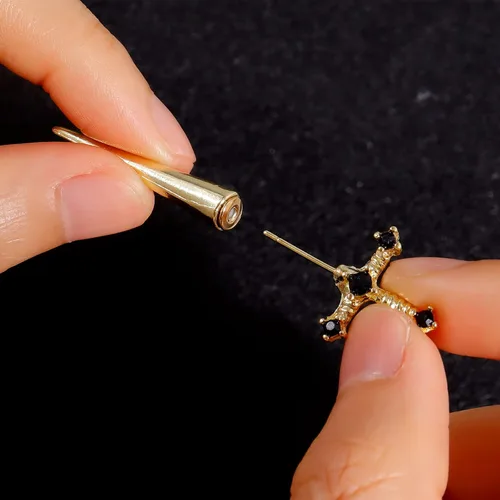 Miniatura 7 de Aretes de espada para mujer, aretes góticos punk, circonita cúbica, daga gótica, aretes de rosca en la parte posterior, regalos de joyería