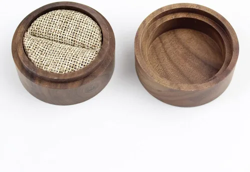 Miniatura 4 de Caja de anillo de compromiso pequeña de madera de nogal rústico, mini caja redonda de madera maciza para almacenamiento de anillos de boda
