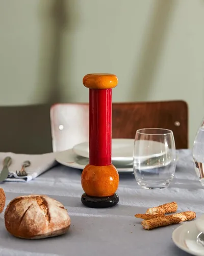 Miniatura 3 de Alessi Molino de pimienta de madera de diseño, rojo