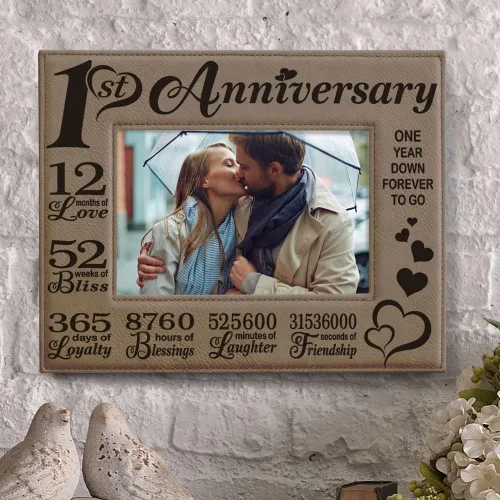 Miniatura 3 de KATE POSH Marco de fotos de cuero grabado para el primer aniversario – Regalos para pareja, regalos para él, regalo para ella, aniversario de papel