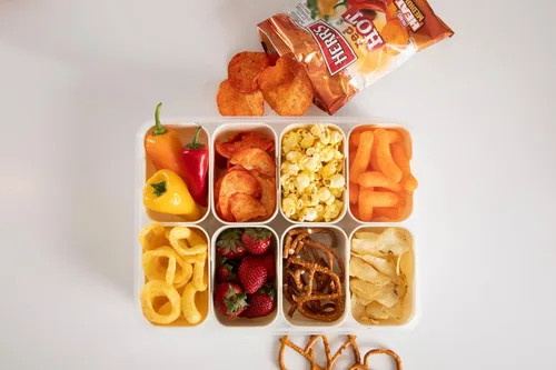 Miniatura 4 de HERR'S Papas fritas Red Hot, 1 onza (paquete de 36 bolsas) – Papas fritas crujientes y picantes – Perfectas para los amantes de los snacks que les