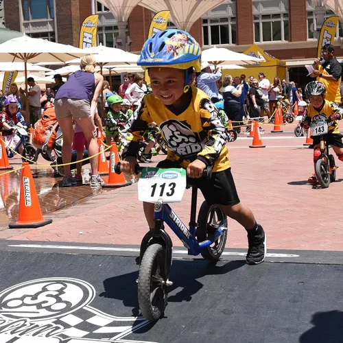 Miniatura 5 de Strider Bicicleta deportiva de 12 pulgadas – Bicicleta de equilibrio sin pedal para niños de 1 a 4 años – Incluye almohadilla de seguridad, asiento