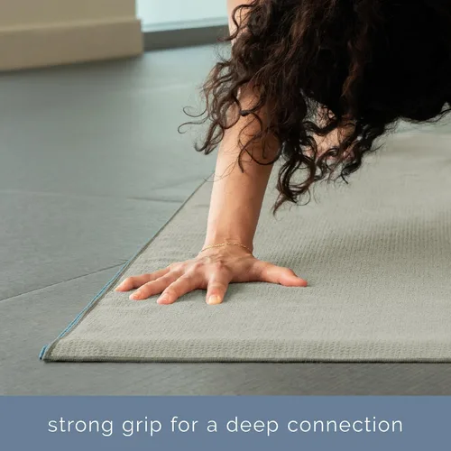 Miniatura 3 de S&T INC. Toalla para esterilla de yoga con agarre antideslizante, agarre de silicona mejorado, suave y absorbente para gimnasio, pilates y yoga
