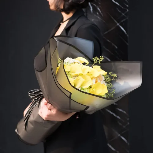 Miniatura 4 de HYSSINOWRAP 20 hojas de papel de regalo de flores. Papel de regalo de ramo de flores. Suministros de floristería coreana, 22.8 x 22.8 pulgadas Negro