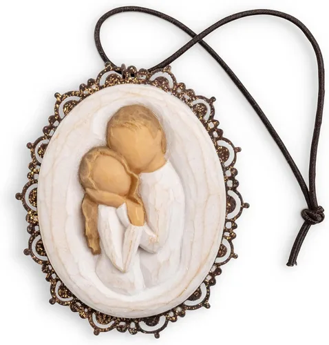 Miniatura 6 de Willow Tree - Adorno colgante de corazón dorado con borde de metal, figura esculpida y pintada a mano en relieve