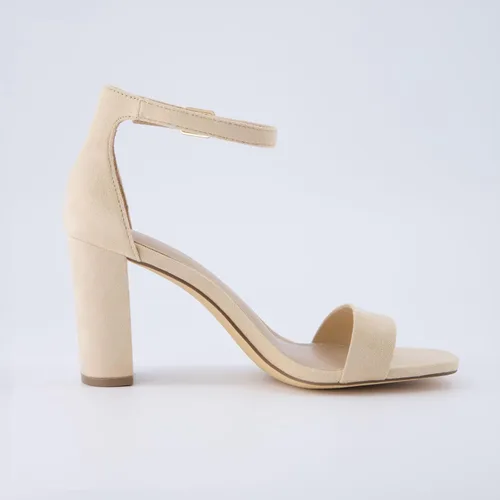 Miniatura 4 de CUSHIONAIRE Sandalia Bliss de tacón medio de una banda para mujer + espuma viscoelástica, anchos disponibles