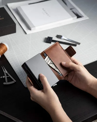 Miniatura 7 de VULKIT Tarjetero de cuero con bloqueo RFID, billetera desplegable automática con bloqueo RFID, cartera magnética para tarjetas doble para hombres