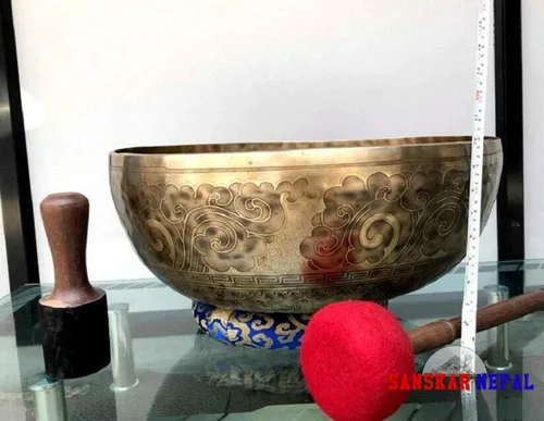 Miniatura 5 de Cuenco grande para cantar - 53 cm de diámetro - Cuenco para pies para estar de pie grabado por artesanos de Nepal - Para sanación, baño de sonido