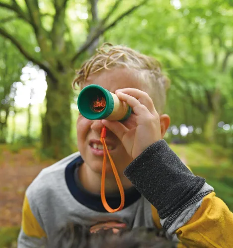 Miniatura 7 de Hape Telescopio ajustable Equipo espía de bambú para niños con aumento de 8X