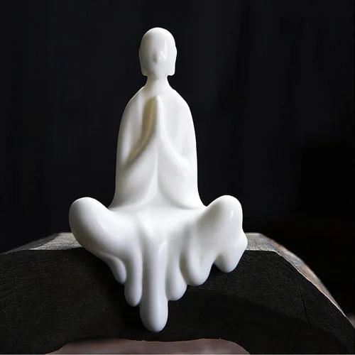Miniatura 2 de Kingzhuo Bonita estatua de Buda sentada de cerámica blanca, hermosa escultura de manos rezando, meditación, figura de monje pacífica, pequeña