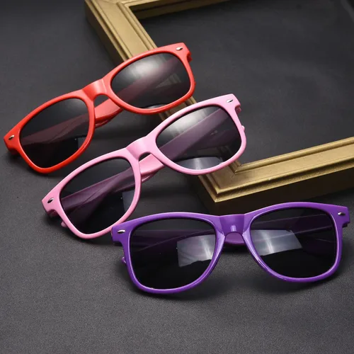 Miniatura 3 de Suministros para regalos de fiesta de colores neón Paquete de 8 gafas de sol unisex
