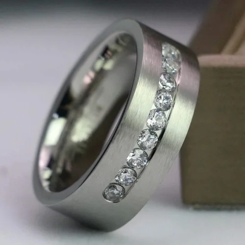 Miniatura 23 de Conjunto de dos anillos de boda para él y para ella, anillos para parejas. Anillos de compromiso para novia en acero inoxidable chapado en oro Blanco