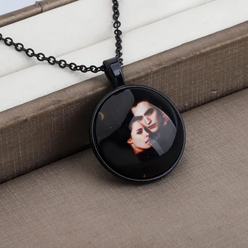 Miniatura 4 de KEYCHIN Inspired Jewelry - Regalo para amantes de los vampiros, collar Edward y Bella de película de vampiro, joyería periférica
