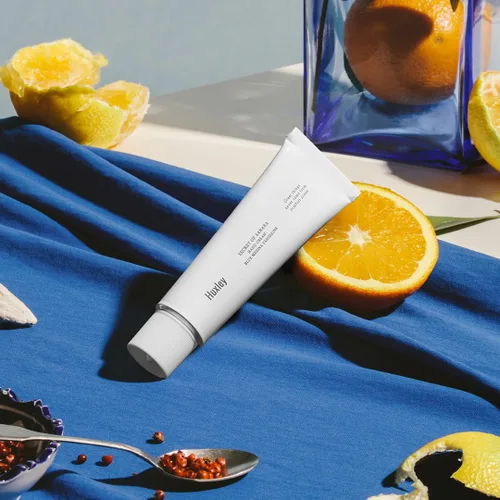Miniatura 4 de Huxley Secret of Sahara Crema de manos de 1.0 fl oz Hidrata, nutre y suaviza la piel Hidratante no grasa que calma y suaviza las manos Crema