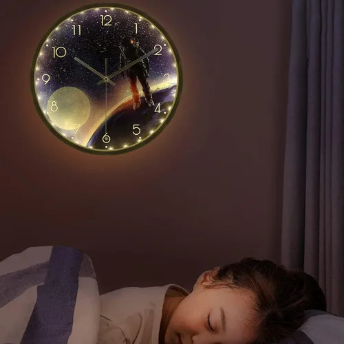 Miniatura 2 de Spaceman - Reloj de pared con tema de astronauta, 12 pulgadas, luz nocturna luminosa y silenciosa, reloj de pared con movimiento silencioso