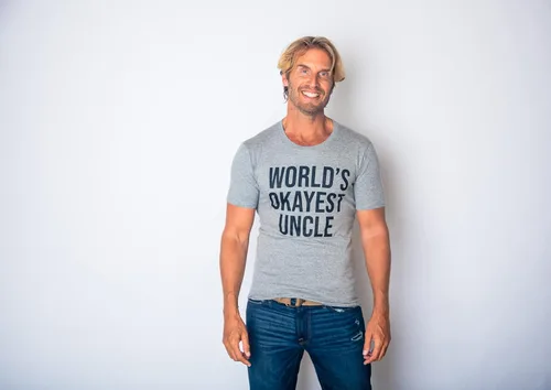 Miniatura 3 de Worlds Okayest Uncle - Camiseta divertida con texto en inglés Funcle y sarcástica, Gris claro jaspeado