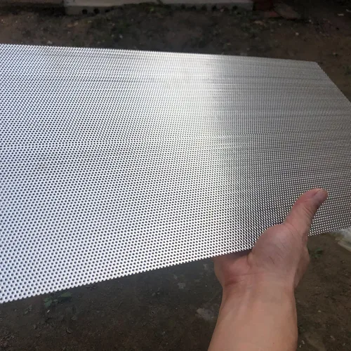 Hojas de metal perforadas de 19 calibre, malla de metal expandido, apertura de 1.5mm, 0.06 pulgadas (aproximadamente 1/16") 36"x18" Hoja de acero
