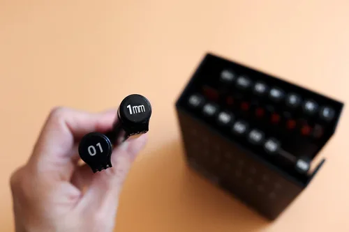 Miniatura 4 de ETCHR Juego de 16 bolígrafos gráficos negros, pigmento japonés impermeable y resistente a la decoloración, colección de bolígrafos gráficos negros