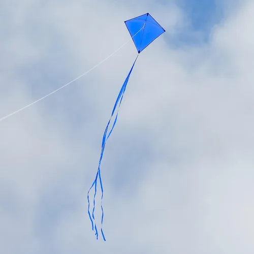 Miniatura 2 de In the Breeze Cometa de diamante de color sólido, 30 pulgadas Azul