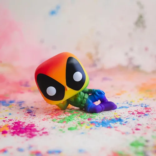 Miniatura 2 de Funko Pop! de Marvel: Orgullo - Deadpool (Arco iris)