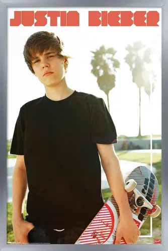 Miniatura 11 de Trends International Justin Bieber - Póster de pared de monopatín, 14.725 x 22.375 pulgadas, versión enmarcada de madera de granero