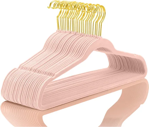 MIZGI Perchas de terciopelo prémium (paquete de 50) resistentes y antideslizantes, perchas de terciopelo rosa rubor - ganchos dorados, perchas para