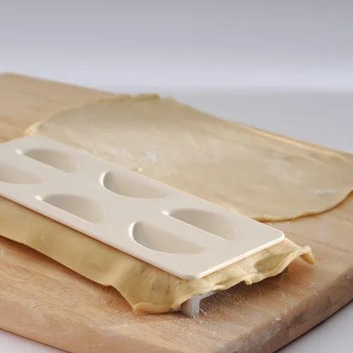 Miniatura 4 de Norpro Pierogi Maker con prensa de plástico, 7 onzas