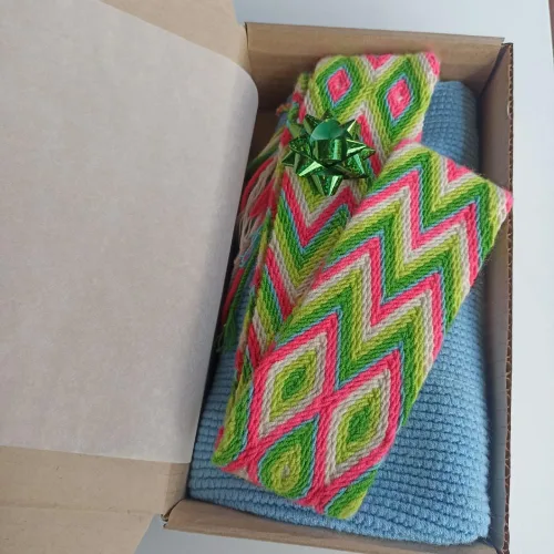 Miniatura 6 de Bolso Wayuu grande hecho a mano, mochila colombiana wayuu. Antigua y preciosa obra de arte realizada por indígenas. Bolso bandolera o bandolera