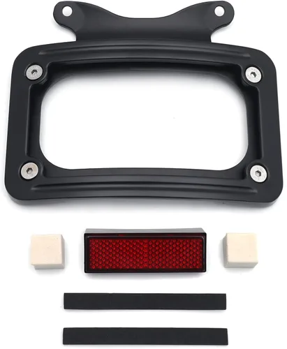 MT389-BK Soporte Negro Curvado Inclinado para Placa de Matrícula Compatible con '10-posterior FLHX, FLHXS, FLHXSE, FLTRX, FLTRXS y '10-'12 FLHXSE