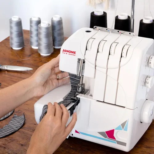 Miniatura 2 de Janome MOD-8933 Serger con Roscado Lay-In, 3 y 4 Roscas Convertible con Alimentación Diferencial