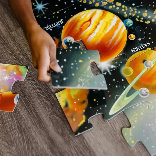 Miniatura 5 de Melissa & Doug – Sistema solar 48 pcs Floor Puzzle, Sistema solar 48 piezas rompecabezas de suelo, Multicolor
