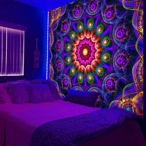 PSYHILAR Tapiz de mandala trippy de luz negra, póster bohemio con luz negra para adultos, reactiva a los rayos UV, decoración de habitación para