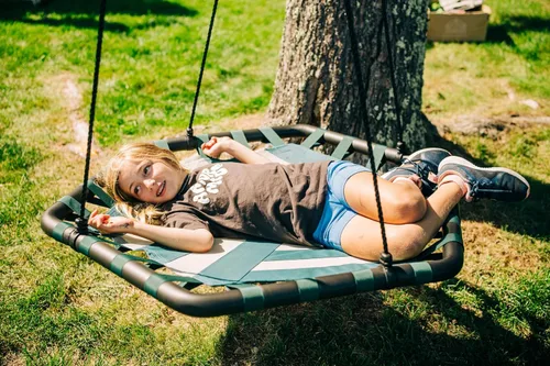 Miniatura 3 de Bijou Kubix Swing - El columpio de plataforma moderno para niños, juego de columpio sensorial para jugar al aire libre y aventura en el patio trasero