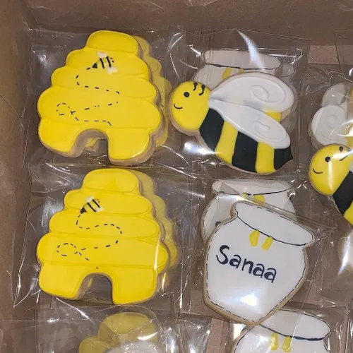 Miniatura 4 de LUBTOSMN Juego de cortadores de galletas de abeja, 3 pulgadas, 7 piezas, moldes de acero inoxidable para colmena, flor, panal y miel para decoración
