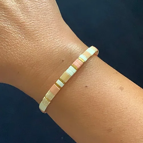 Miniatura 3 de Pulsera elástica con cuentas de azulejos de 7 pulgadas color crema rubor y oro beige