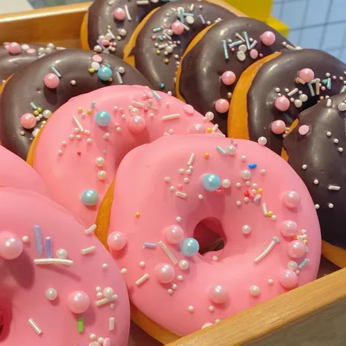 Miniatura 5 de Sentovac Gránulos comestibles de azúcar de perlas rosas para decoración de pasteles Decoración comestible para cupcakes 1 botella de 4.23 onzas