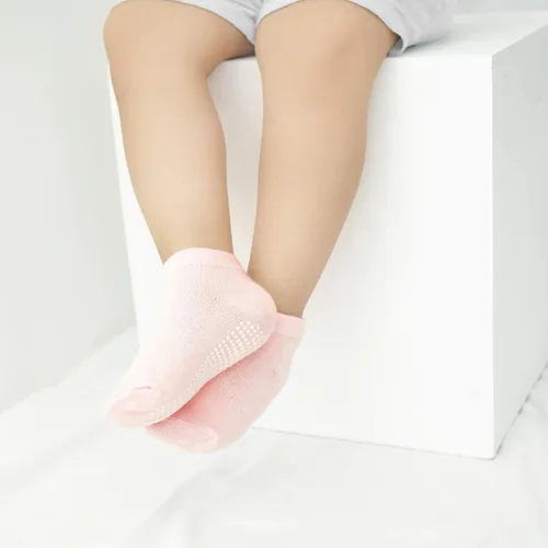 Miniatura 5 de CozyWay Calcetines antideslizantes de tobillo para niños pequeños con agarres calcetines de corte bajo para bebés niñas y niños 121415 pares