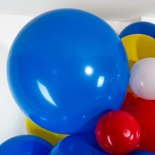 Miniatura 6 de Shimmer and Confetti - Kit de guirnalda de globos de figuras de acción de erizo de alta calidad de 16 pies, color azul real, rojo, amarillo y blanco