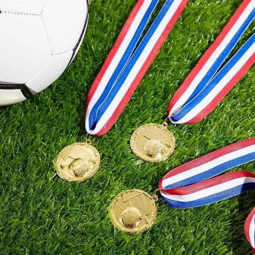 Miniatura 3 de Juvale Paquete de 12 medallas de premio para adultos, trofeos de participación en equipo con cinta de rayas rojas, blancas y azules, recuerdos
