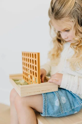 Miniatura 2 de Juego de mesa Neutral de madera Cuatro en fila, juego de mesa Montessori de viaje para dos jugadores estético para niños y adultos, perfecto como