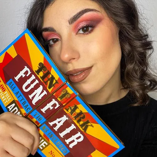 Miniatura 6 de Tintark FUNFAIR Paleta de sombras de ojos de 18 colores Fórmula sin talco Alto pigmento, purpurina mate mezclable Diseño único de boleto