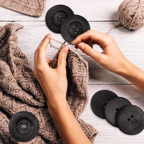 Miniatura 6 de MTLEE 30 Piezas Botones de Madera de Gran Tamaño 2.36 Pulgadas Botón de Costura Redondo 4 Agujeros Botones Grandes para Manualidades Costura de Negro