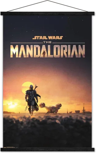 Miniatura 8 de Trends International Star Wars: The Mandalorian - Póster de pared de una hoja D23, 14.725 x 22.375 pulgadas, versión enmarcada de madera de granero