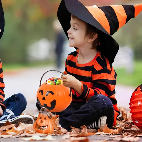 Miniatura 8 de Cubo de calabaza naranja de 6.7 pulgadas de plástico para dulces con asa para niños truco o trato fiesta de Halloween